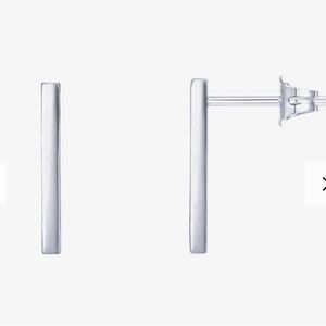 Pavoi Elegant White Gold Plated Bar Stud Earrings New